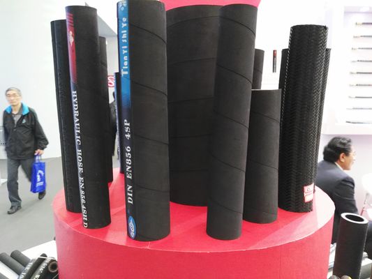 Chine tuyaux à haute pression, tuyaux en caoutchouc à vapeur (tuyaux en caoutchouc à vapeur à haute pression tressés en fil d'acier) fournisseur