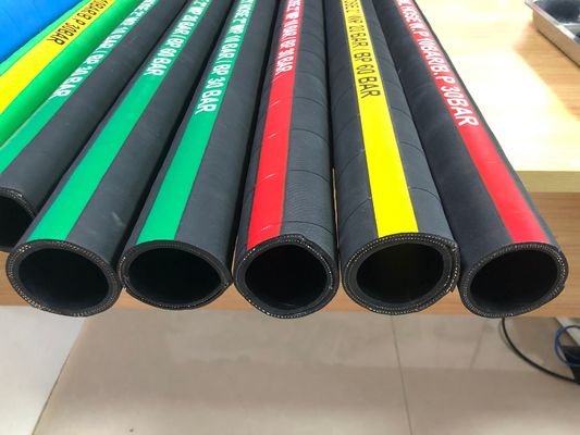 Chine tuyau de vapeur en caoutchouc EPDM à rayon de courbure de 500 mm pour le nettoyage à la vapeur dans les milieux industriels fournisseur