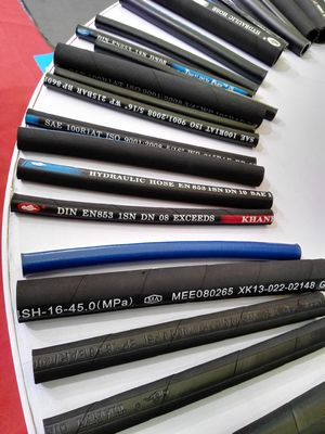 tuyau à haute pression, tuyau hydraulique à plusieurs spirales: SAE J517 TYPE 100 R13 STANDARD fournisseur