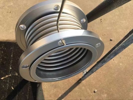 Ensemble de tuyaux métalliques flexibles avec raccords de brides / ensemble de raccords de brides de tuyaux flexibles en acier inoxydable fournisseur