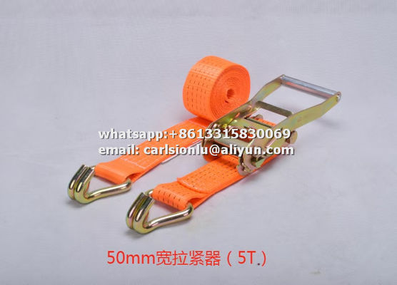 Les sangles à crochet sont un équipement incontournable pour une manutention sûre et fluide des marchandises fournisseur