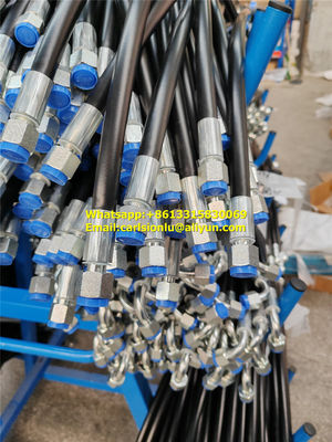 Serre à haute pression noire avec une plage de température de -40 °C à 121 °C qui répond ou dépasse les certifications SAE 100R2AT fournisseur