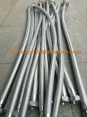 Les exigences en matière d'équipement pour les véhicules à moteur sont les suivantes: fournisseur