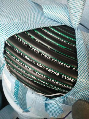 tuyau en caoutchouc haute pression / tuyau hydraulique R1/R2/4SH/4SP / tuyau pour extincteur à poudre sèche / tuyau hydraulique EN853-1S fournisseur