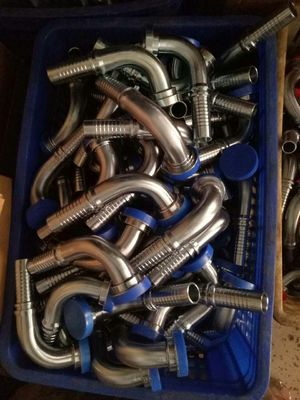 les raccords hydrauliques / raccords de tuyaux / raccords en acier au carbone / raccords en acier inoxydable /metrique, JIS, JIC, ORFS, BSPT, SAE fournisseur